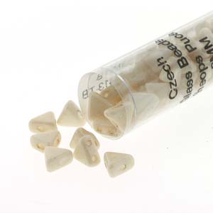 Opaque Beige Luster Kheops par Puca Beads