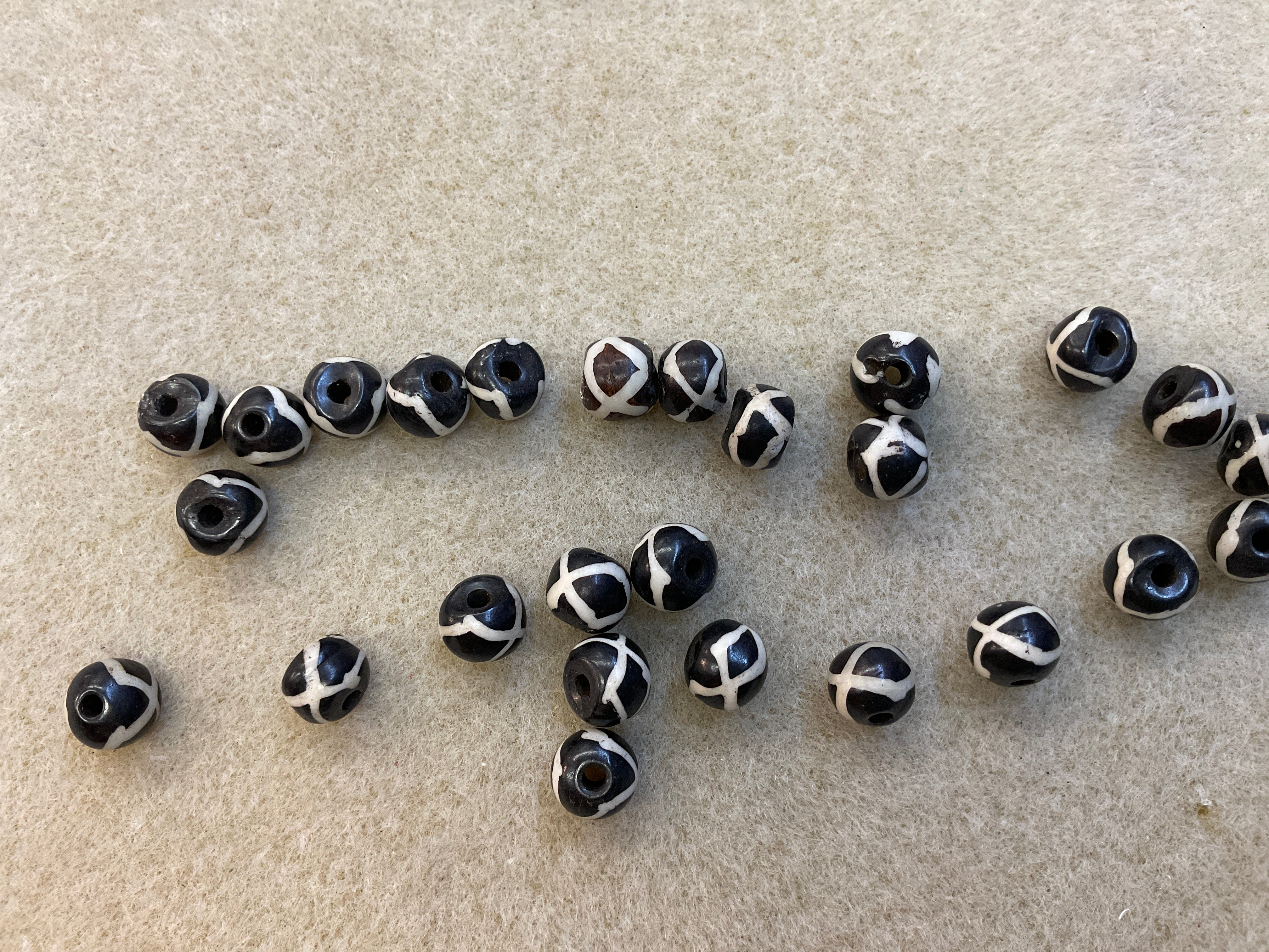 Bone Beads Round