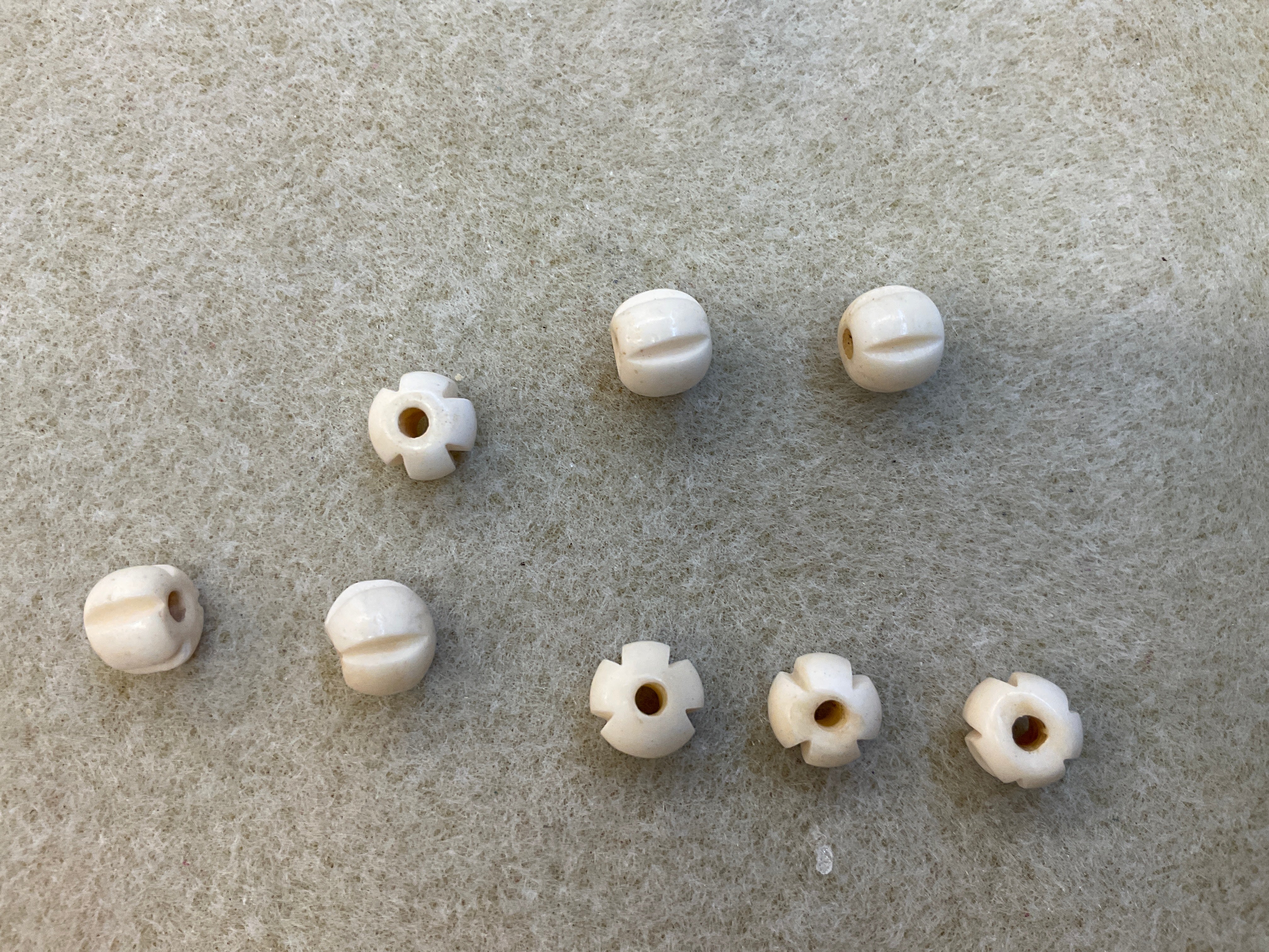 Bone Beads Round