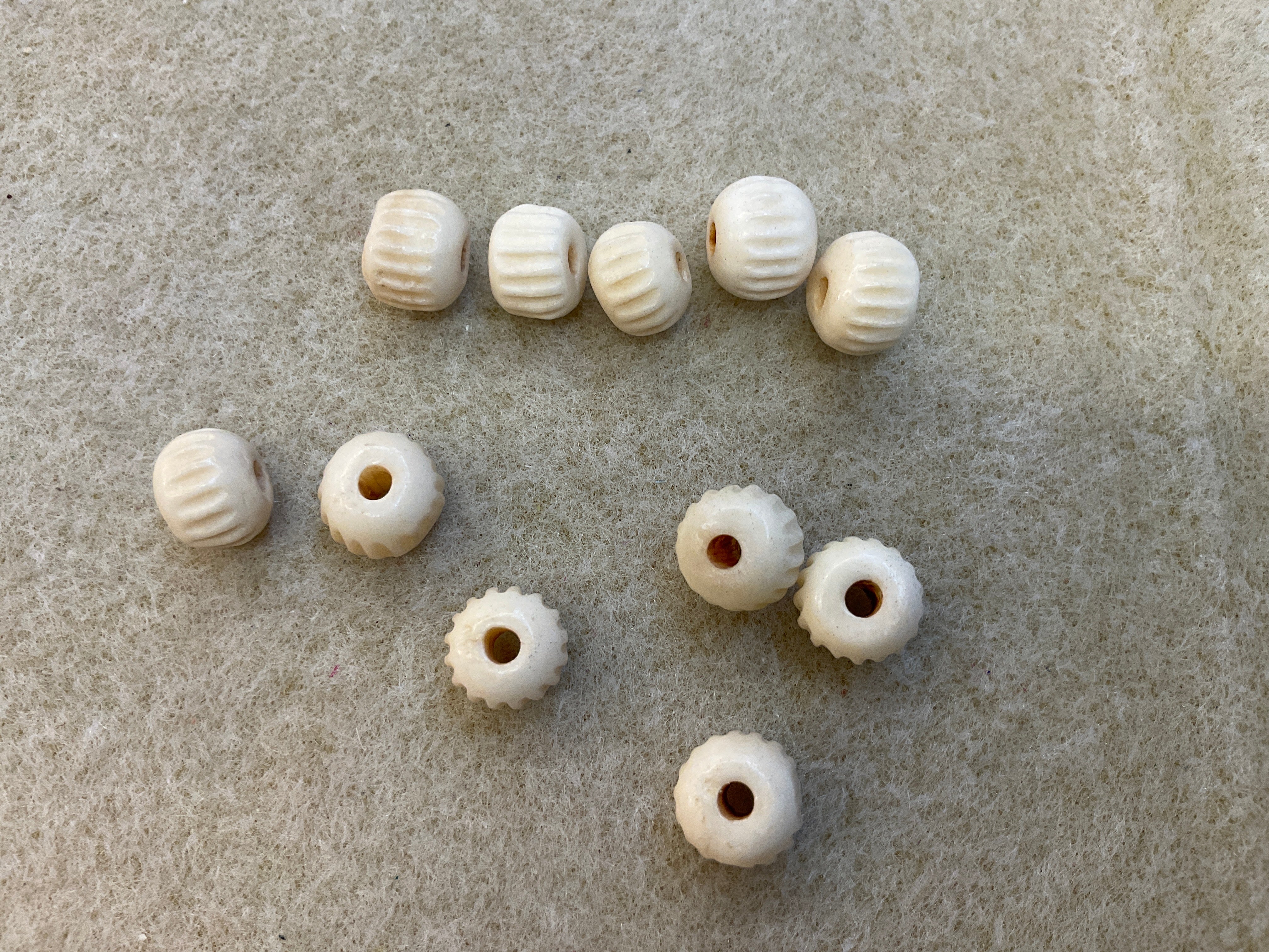 Bone Beads Round w/Ridges