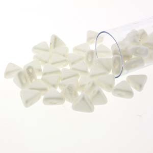 Opaque White Silk Matte Kheops par Puca Beads